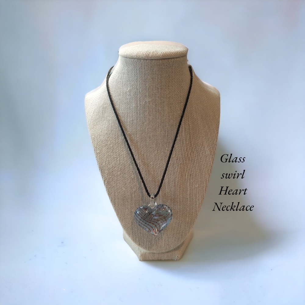 Glass heart‎ swirls on textured rope style